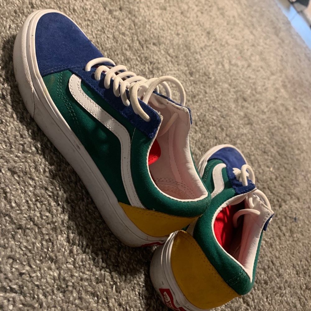 Vans - Picture 2 of 3